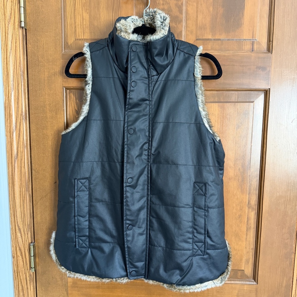 Tuckernuck Emilia Reversible Vest NWOT - Picture 4 of 6